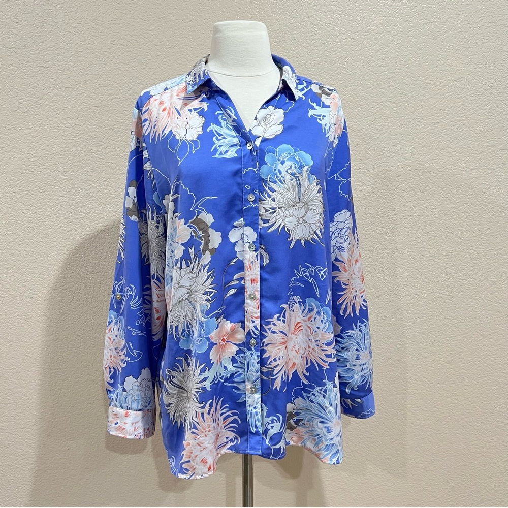 Chico’s Blue Floral Button Up Shirt Size 2 (Large) - Picture 2 of 12